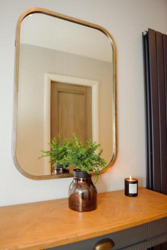 Hall mirror detail