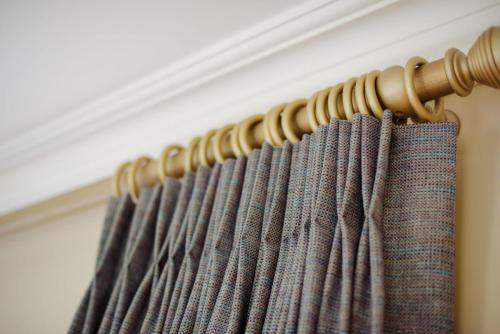 Harelquin curtain fabric heading detail